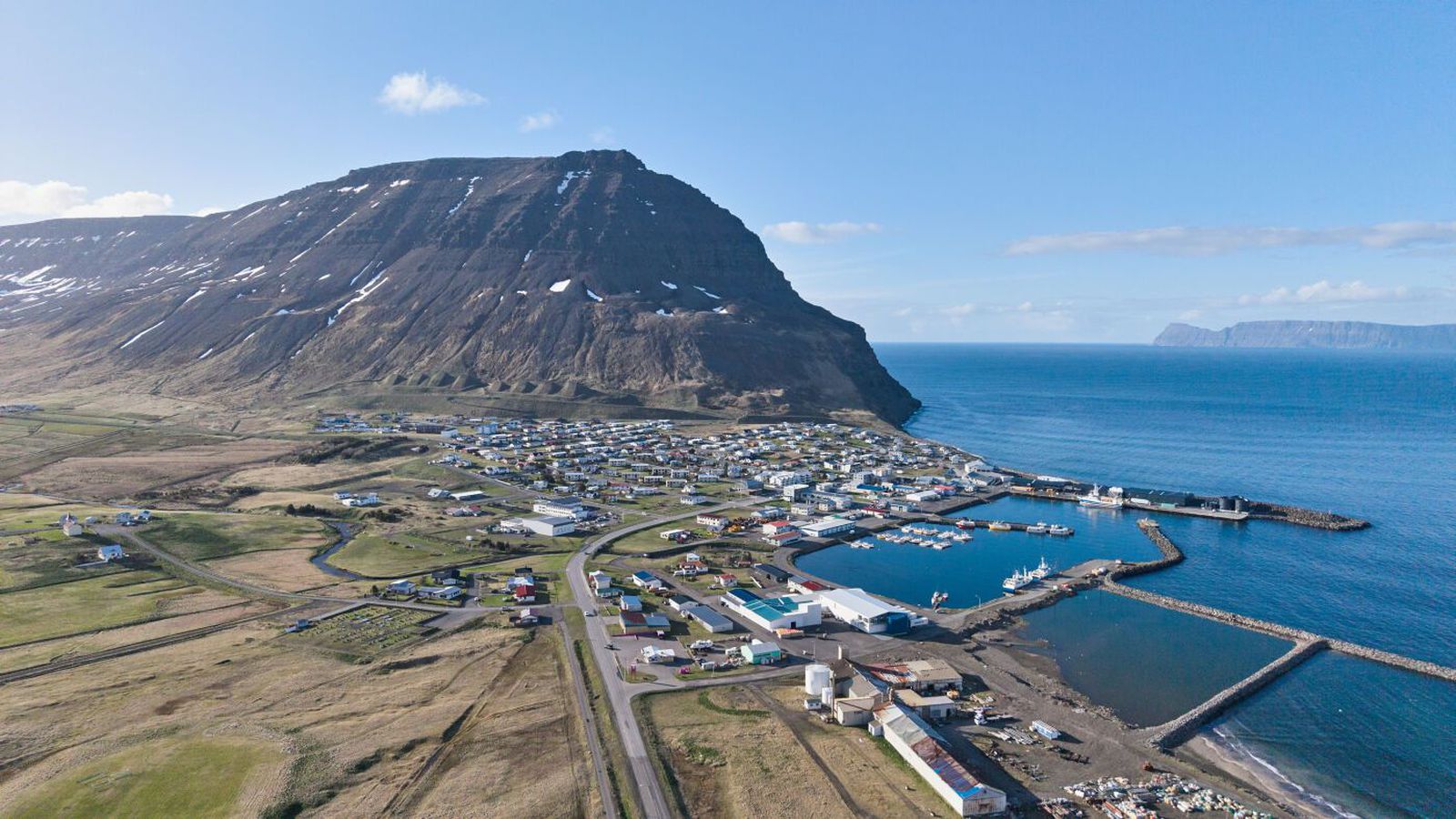 Kjör­búðin lokar og ein verslun eftir í bænum - Vísir