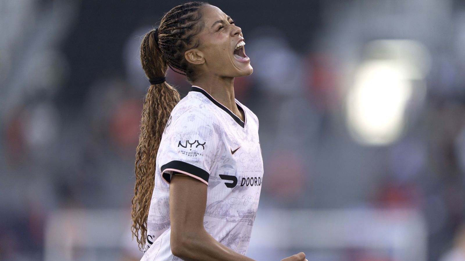 Kjósa um hvort næsta tíma­bili Sveindísar verði snúið við - Vísir