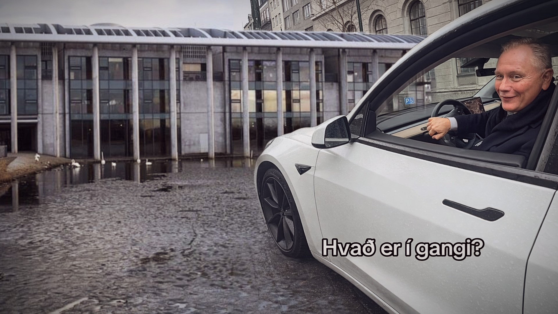 Kolbrún Bergþórsdóttir skrifar: Skrýtnar áherslur - DV