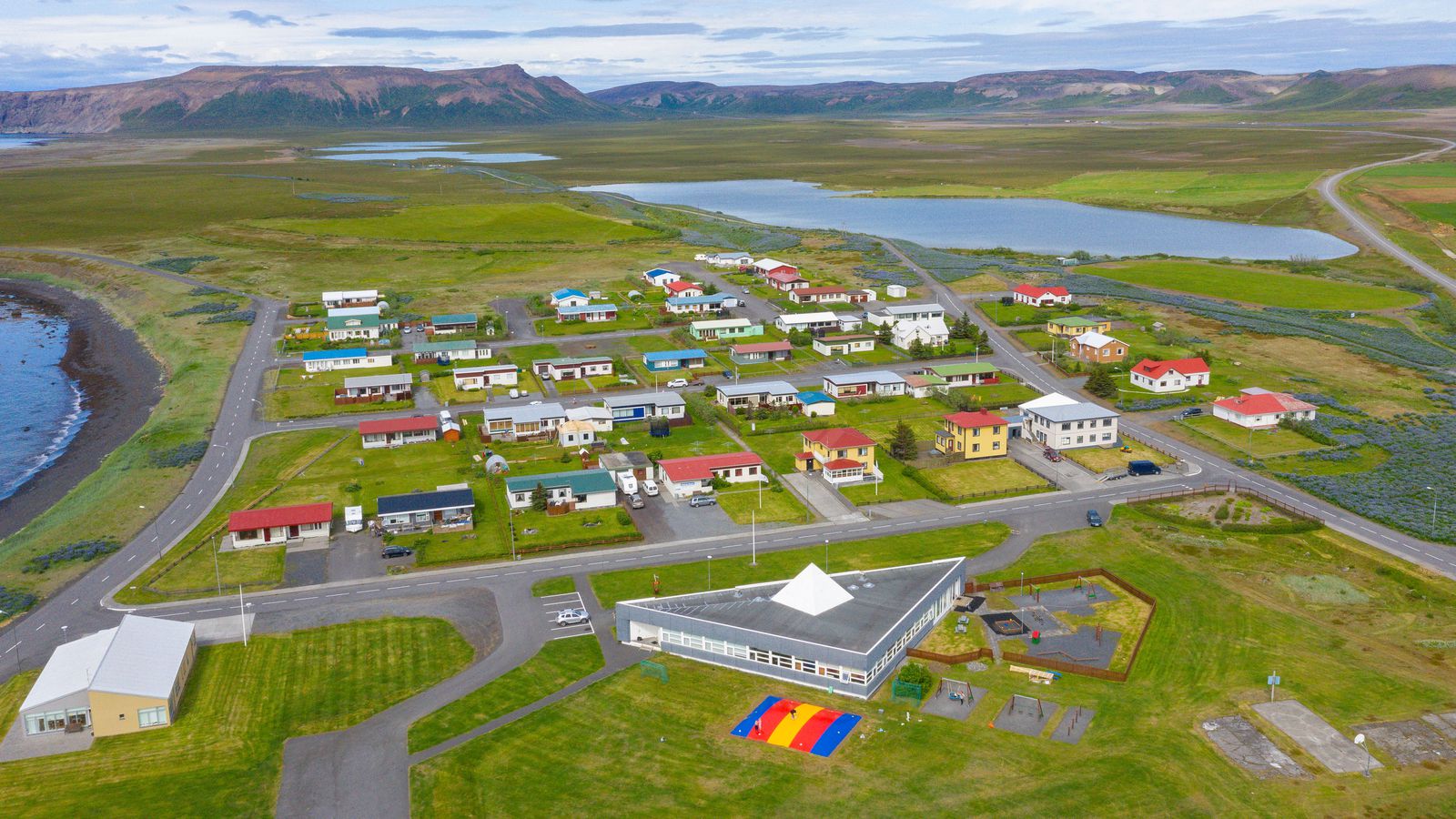 Kölluð út á efsta for­gangi þegar tveir féllu út­byrðis - Vísir