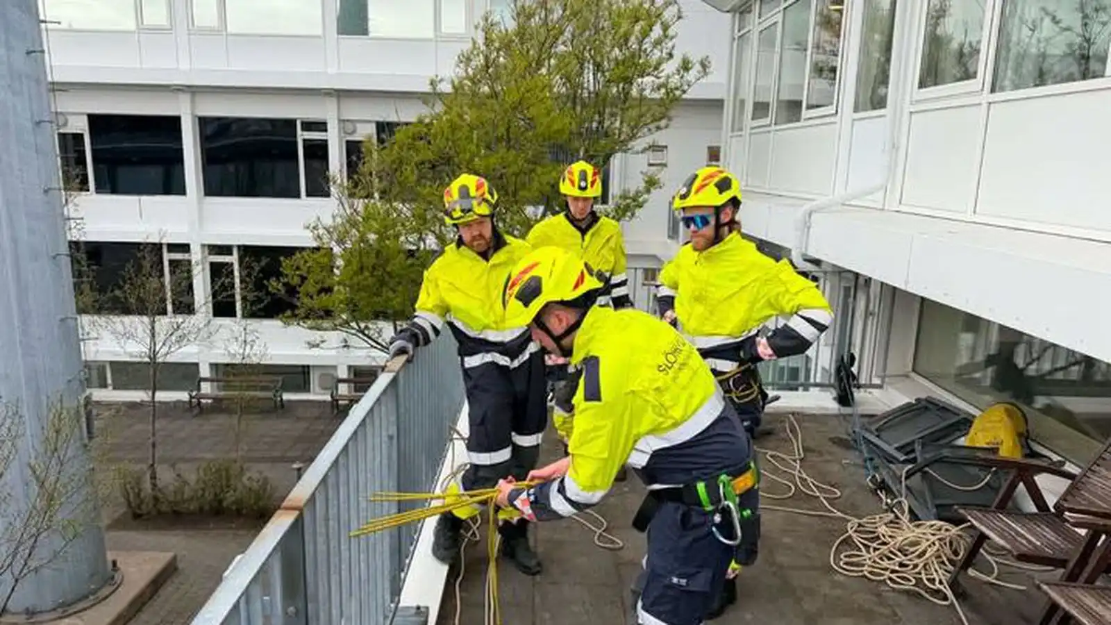 Kölluð út um helgina vegna barns sem læstist inni á salerni - Vísir