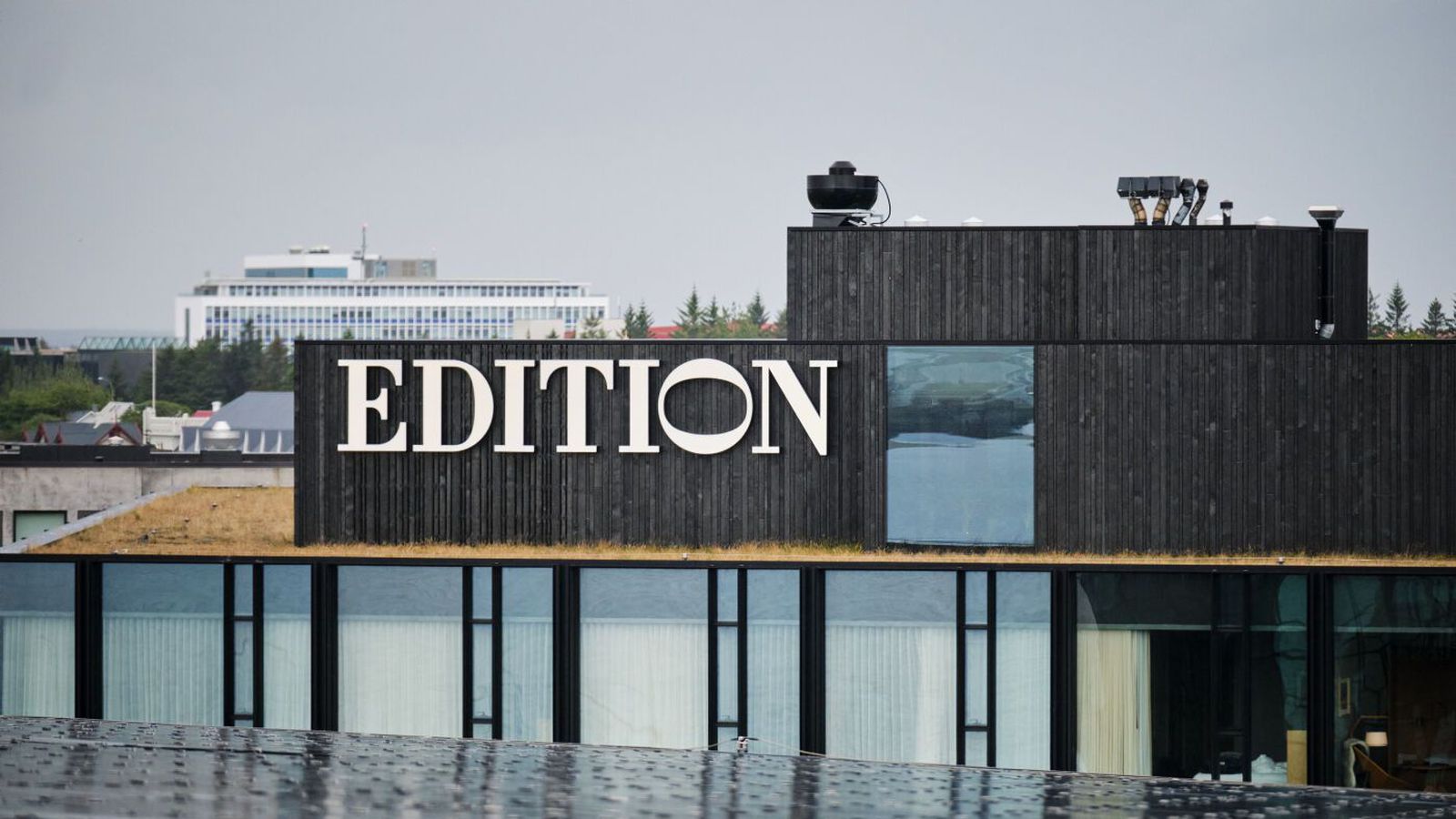 Konan á­kærð fyrir mann­dráp á Edition - Vísir