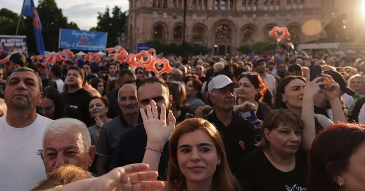 Kosningar í Armeníu gætu endurskapað tengslin við Rússa og Vesturlönd