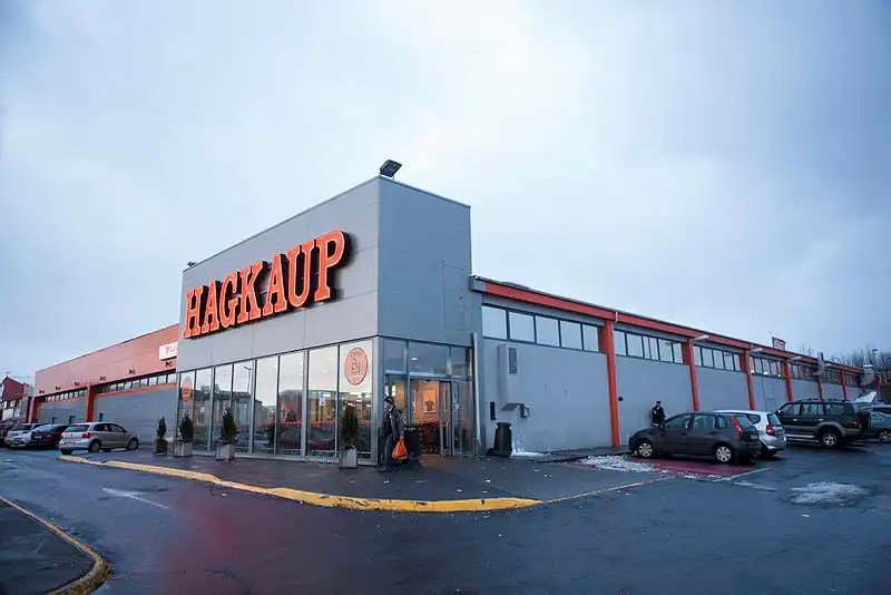 Krefjast þess aftur að lífeyrissjóðirnir selji hlutabréf í Högum eftir Smáríkisdóminn - DV
