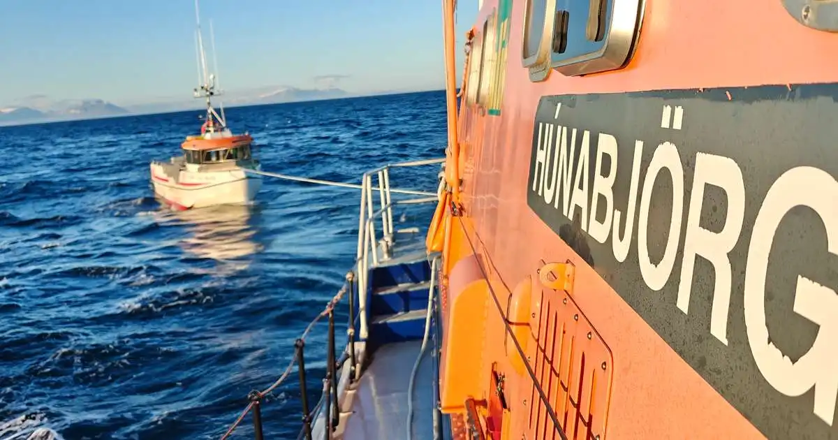 Kviknaði í vélarrúmi trillu