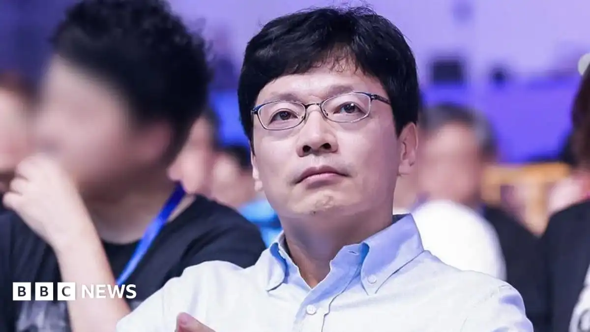Kwon Hyuk-bin: Tycoon to pay ex-wife $1.87bn in record South Korea divorce settlement