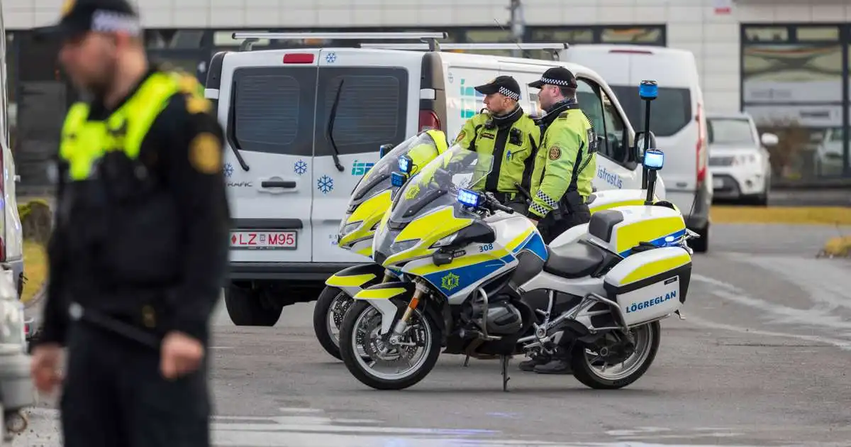 Kýldi lögreglumann í hópslagsmálum í miðborginni