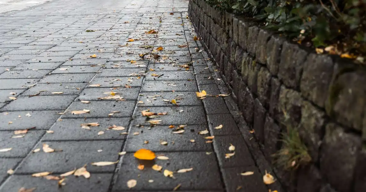Lægir þegar líður á daginn