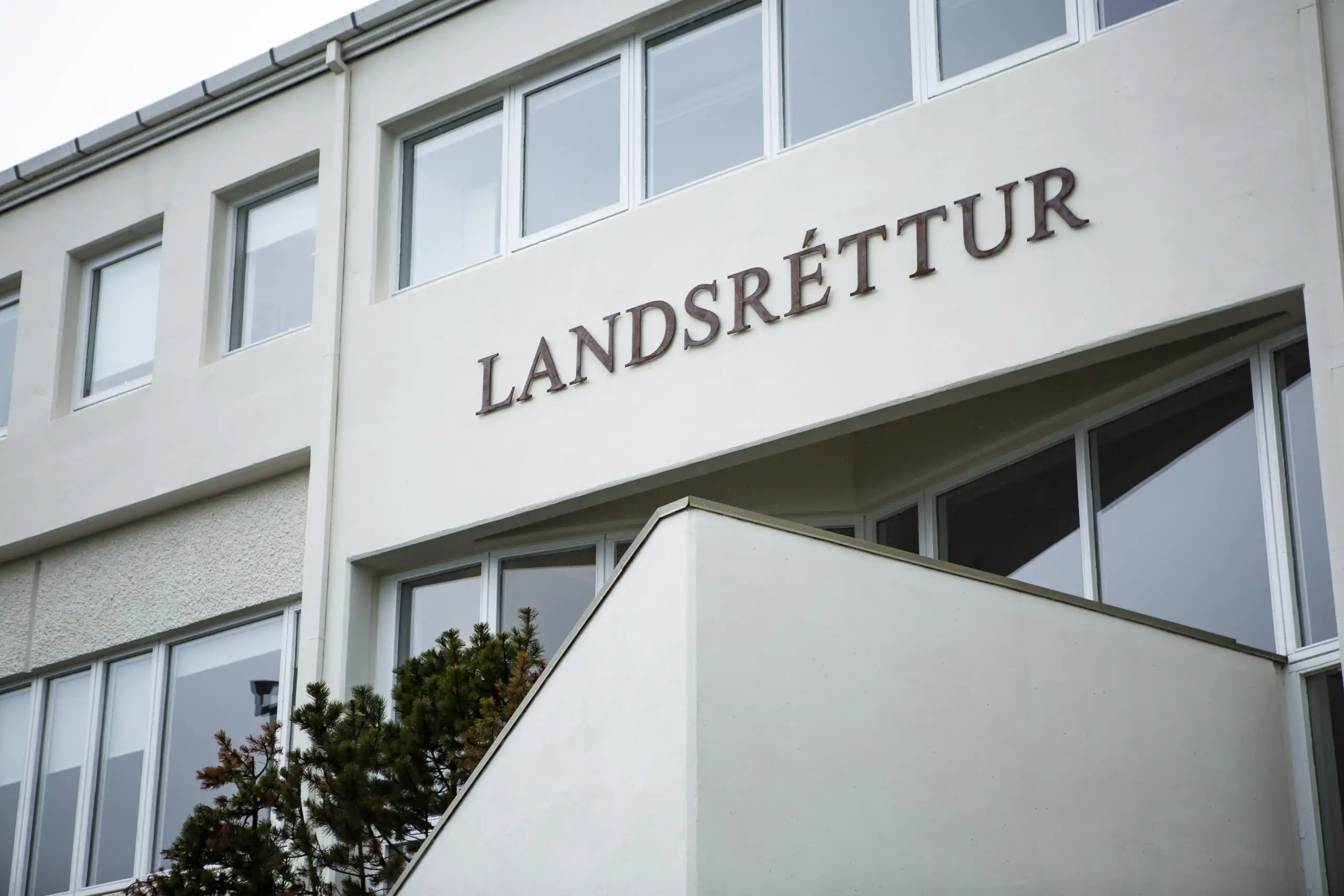 Landsréttur klofnaði í kynferðisbrotamáli – dæmdur fyrir ítrekuð brot gegn systur sinni - DV