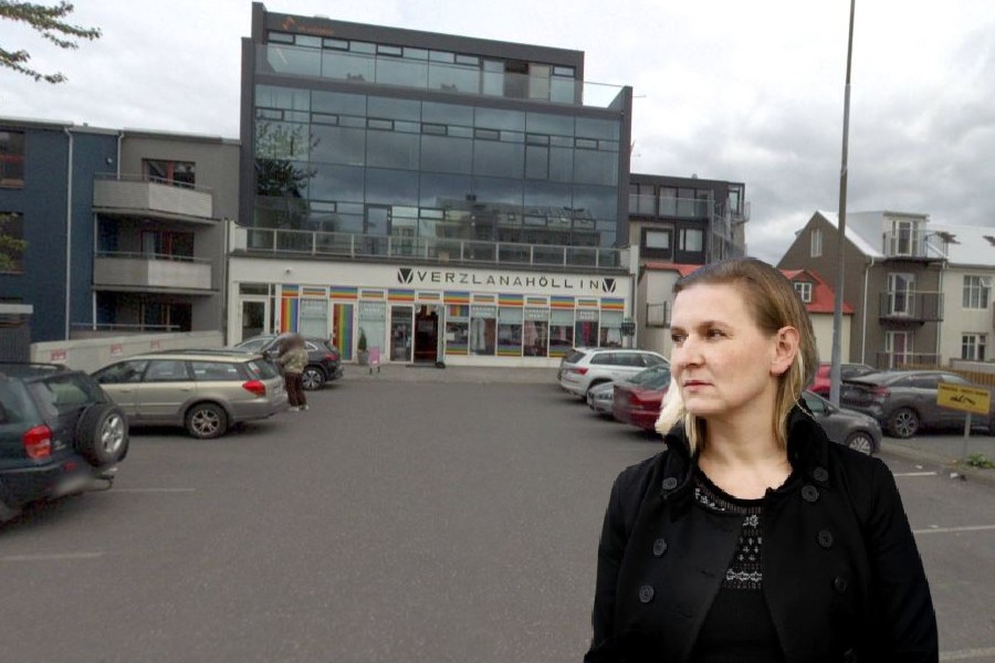 Lára ósátt við bílastæðamálin við Laugaveg 26 – „Svo eru þau að rukka allan sólarhringinn“ - DV