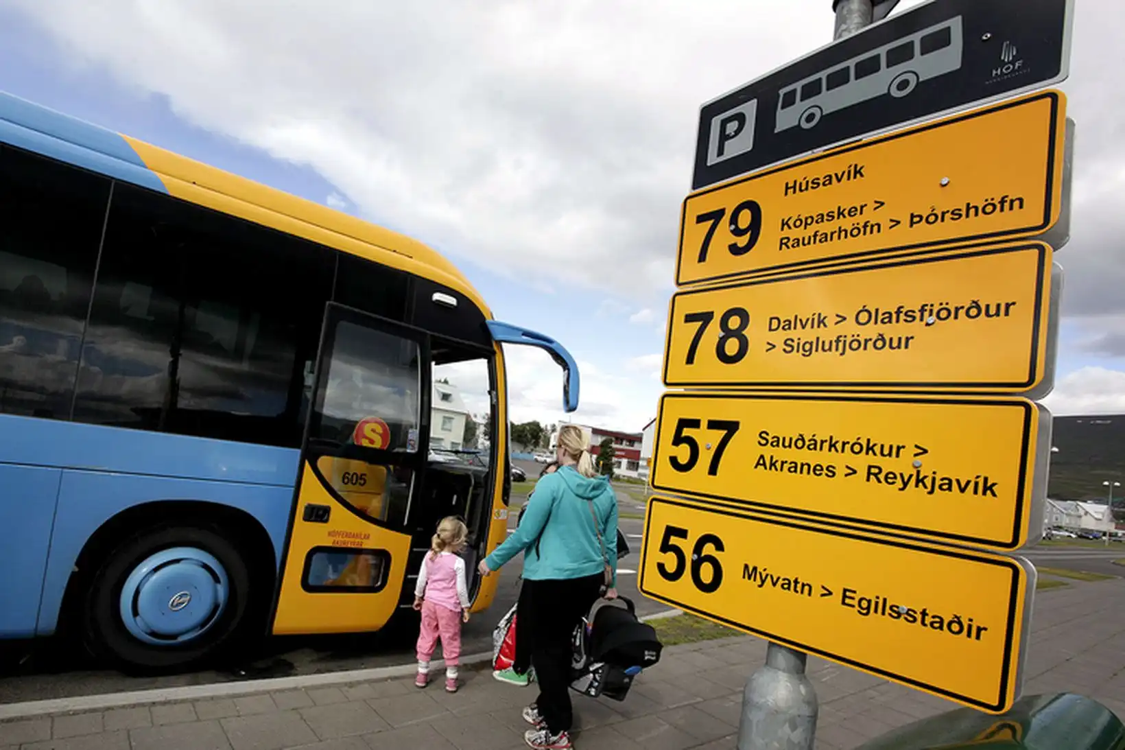 Leggja eina leið af og fækka ferðum landsbyggðarstrætó - MBL.IS