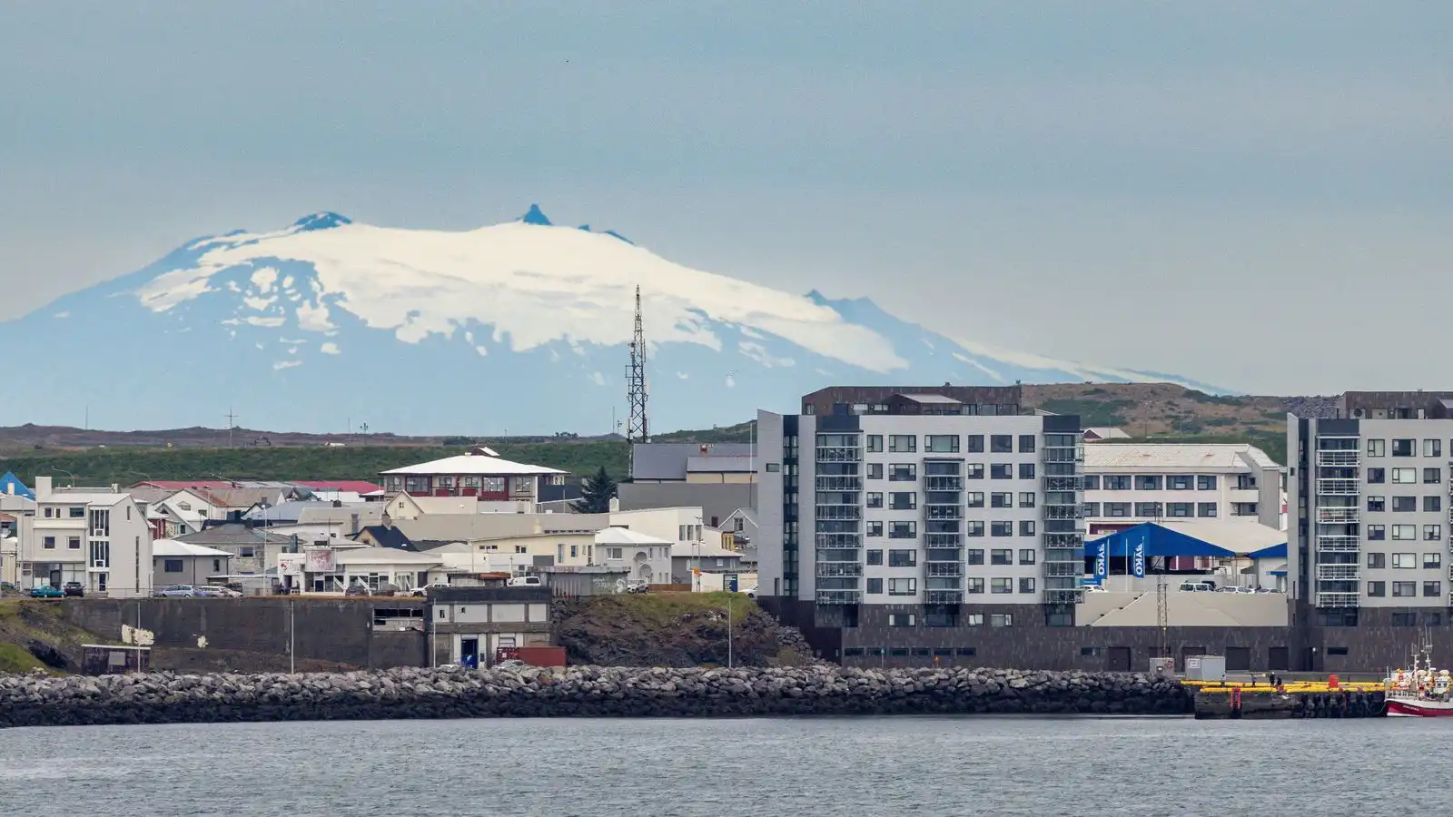 Leita enn að einum eftir al­var­lega líkams­á­rás - Vísir