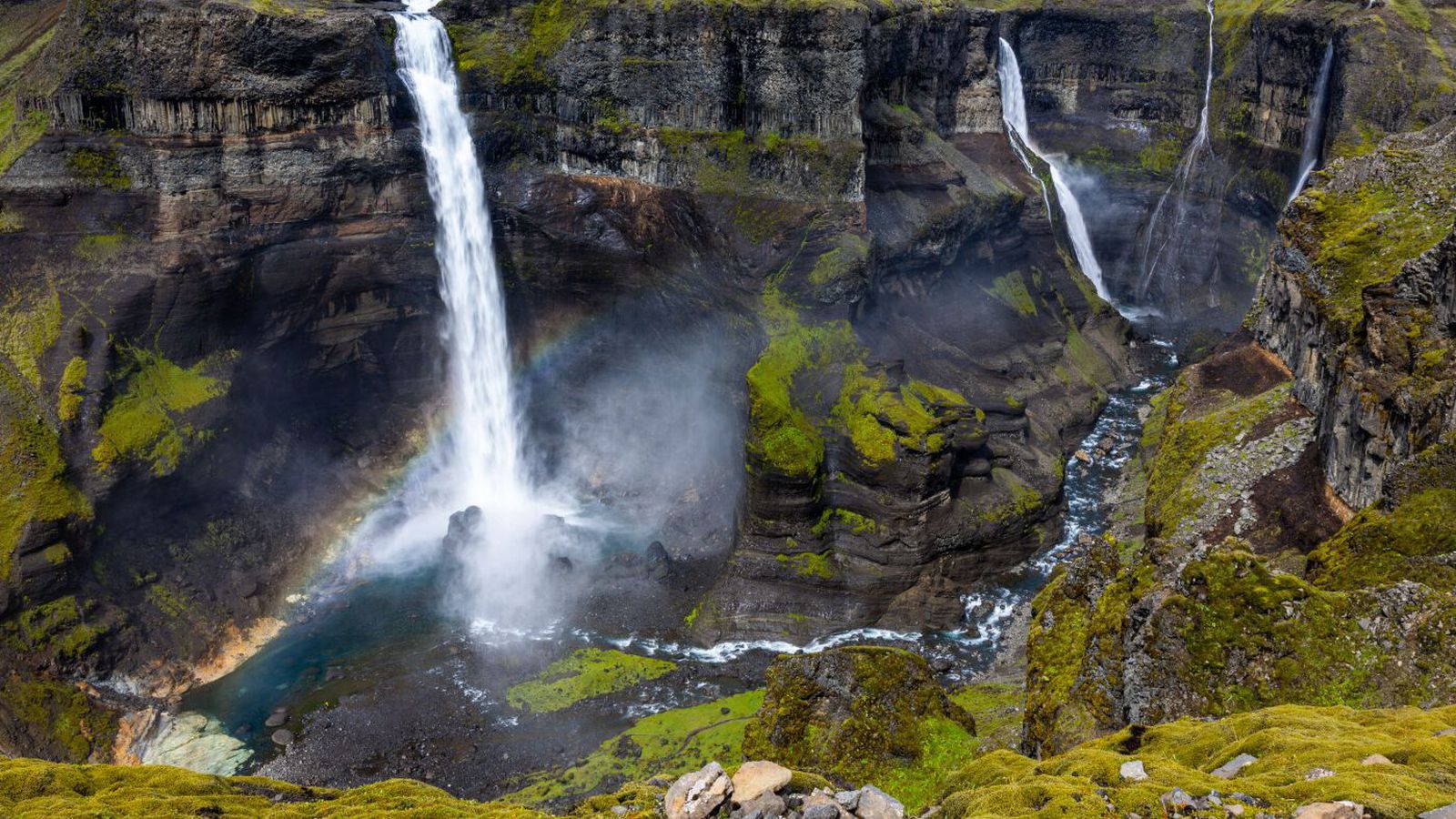 Leita enn að ferða­manninum - Vísir