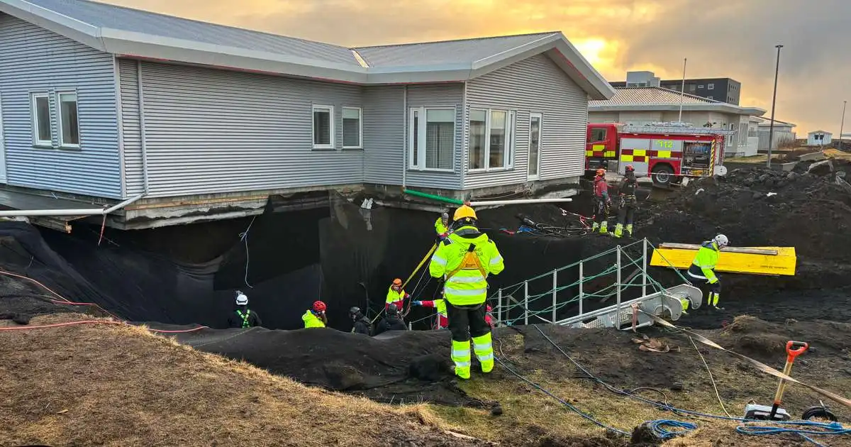 Leita Lúðvíks á morgun