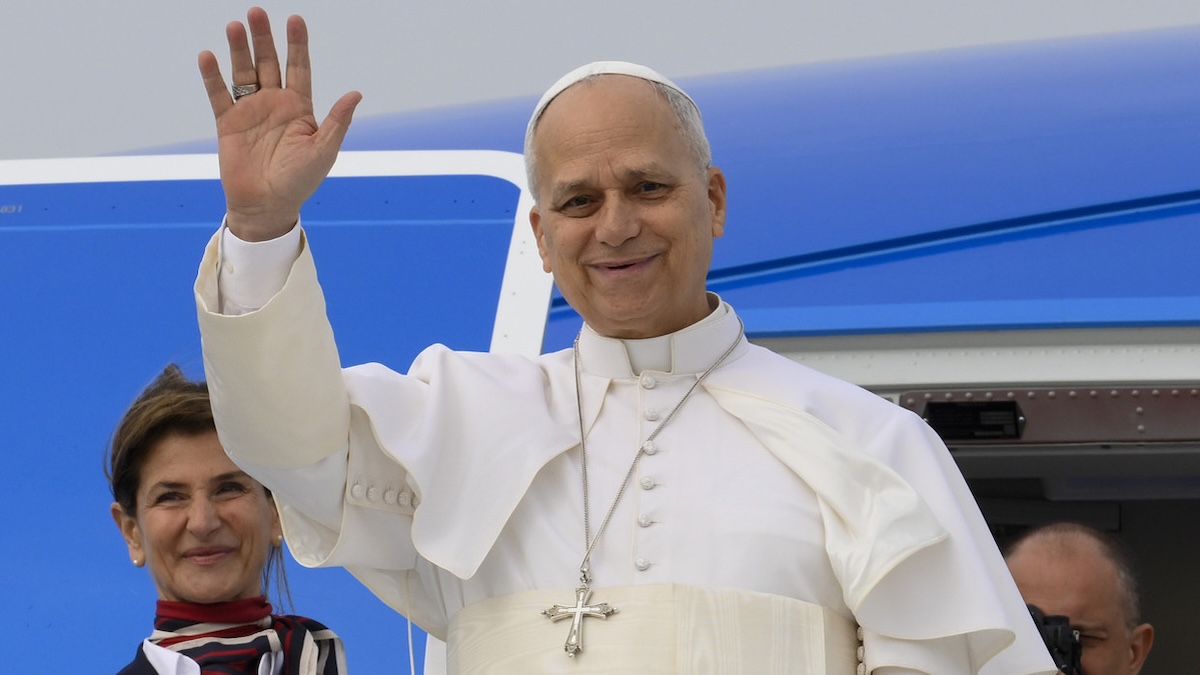 Leó XIV páfi fer til Afríku