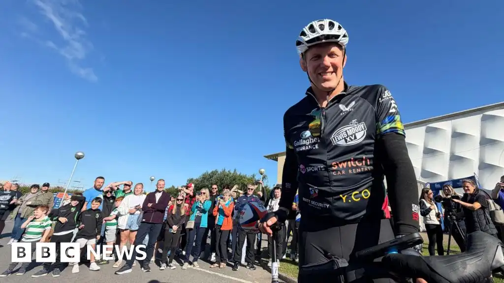 Lewis Moody starts 500-mile ride at Newcastle Red Bulls