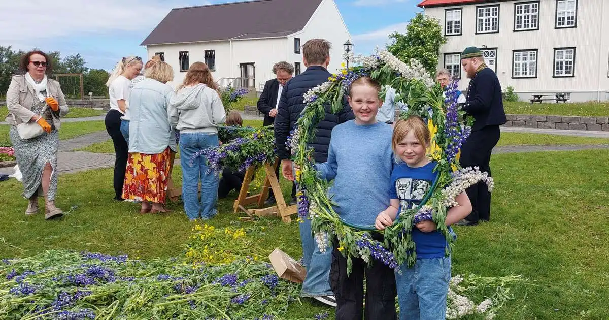 Litir og gleði á miðsumarhátíð á Árbæjarsafni