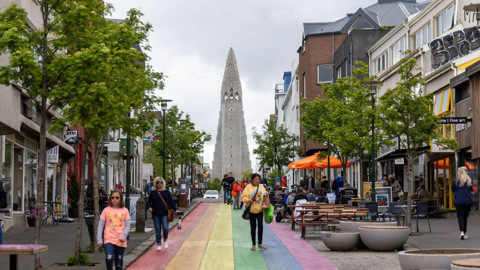 Lögðu her­bergið í rúst og létu sig hverfa - Vísir