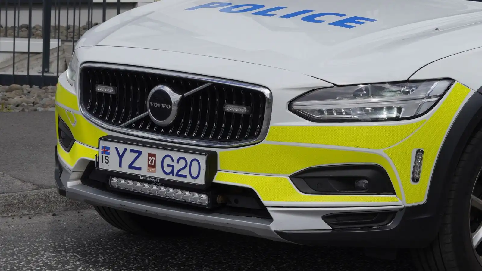 Lög­regla klippti á plöturnar - Vísir