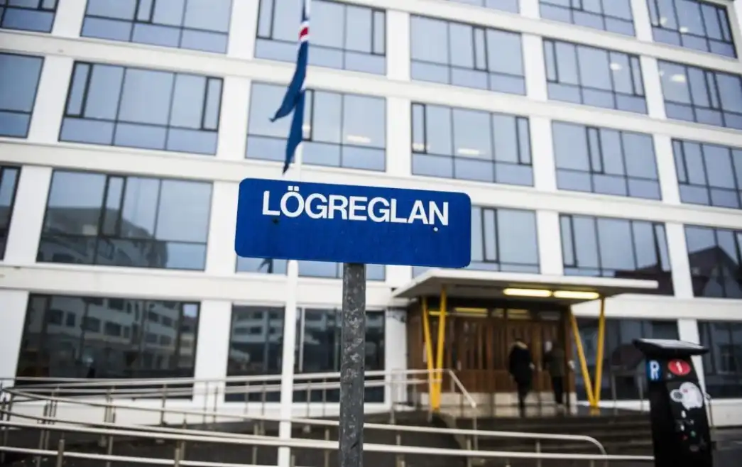 Lögreglan frelsisvipti ungling eftir að hafa misskilið lögin - DV