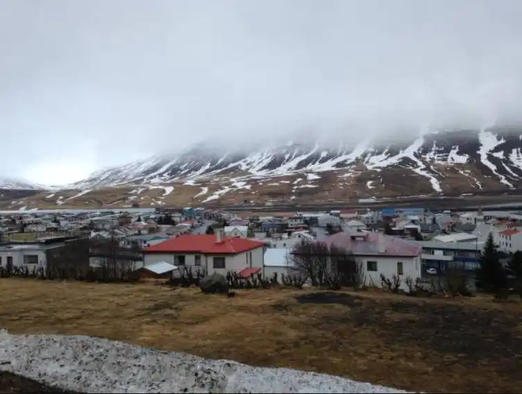 Lögregluaðgerð á Ólafsfirði – Höfðu afskipti af þekktum brotamanni sem býr í húsi móður sinnar