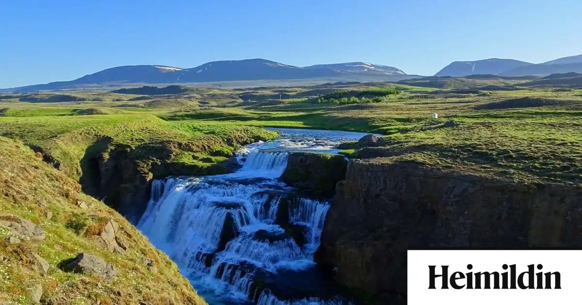 Lokar aðgengi að Reykjafossi og Fosslaug