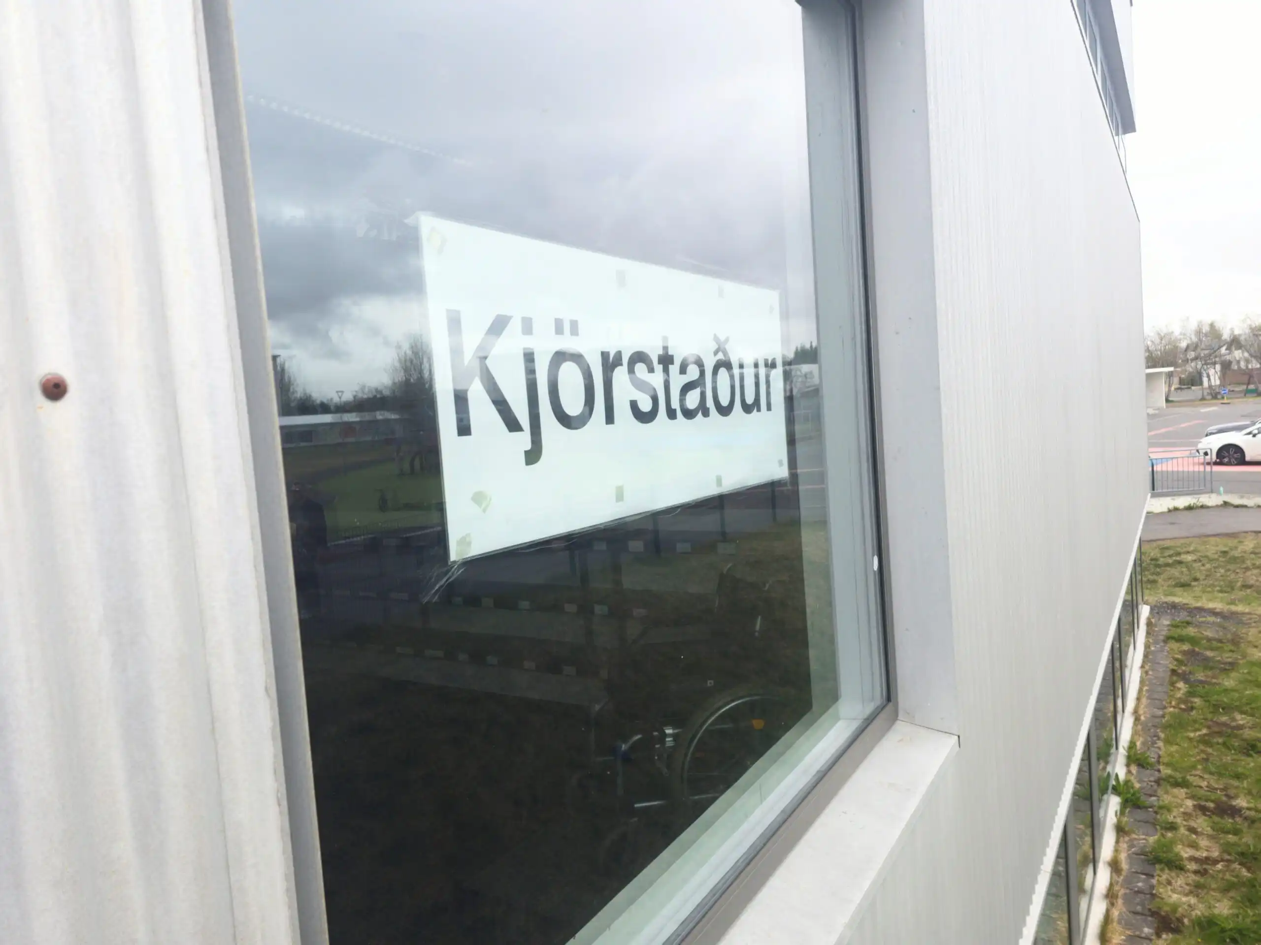 Lokatölur streyma inn á talningarnótt - Hvaða meirihlutar halda velli og hvaða meirihlutar voru felldir? - DV