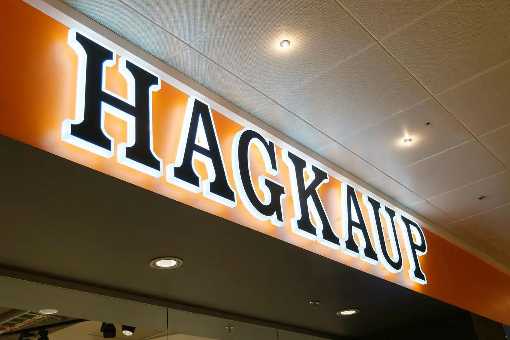 Lokuðu skrifstofum Hagkaupa eftir alvarlega hótun - MBL.IS