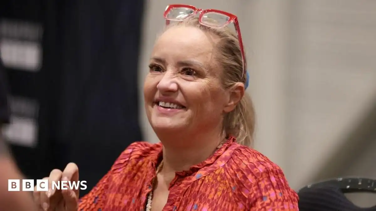 Lucy Davis 'grateful' for support after cancer diagnosis
