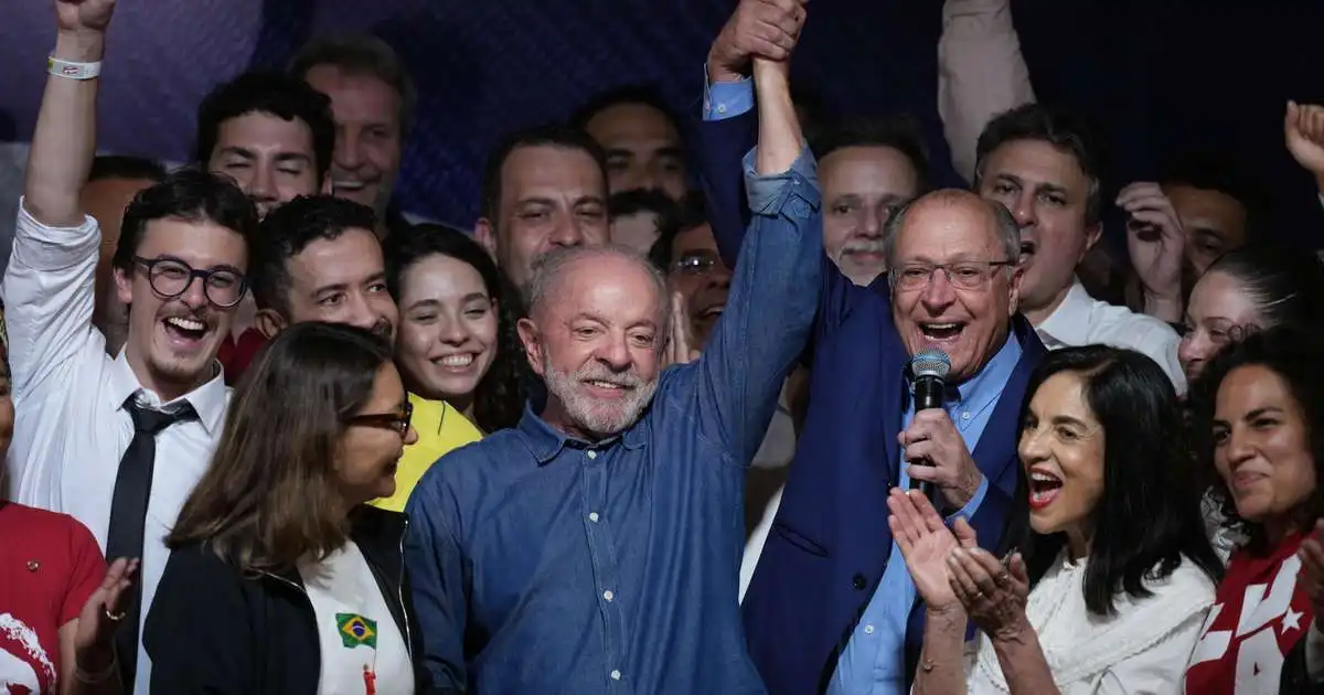 Lula sigraði en Bolsonaro neitar að viðurkenna úrslitin