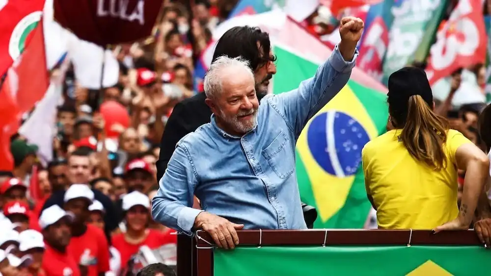 Lula vinnur forsetakosningarnar í Brasilíu – Bolsonaro hafnar úrslitunum og krefst ógildingar