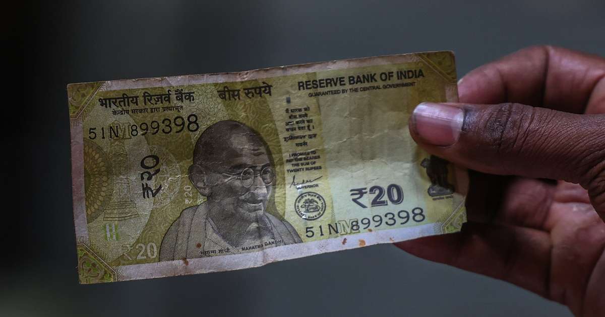 Mætti með lík systur sinnar í bankann til að taka fé út af reikningi hennar