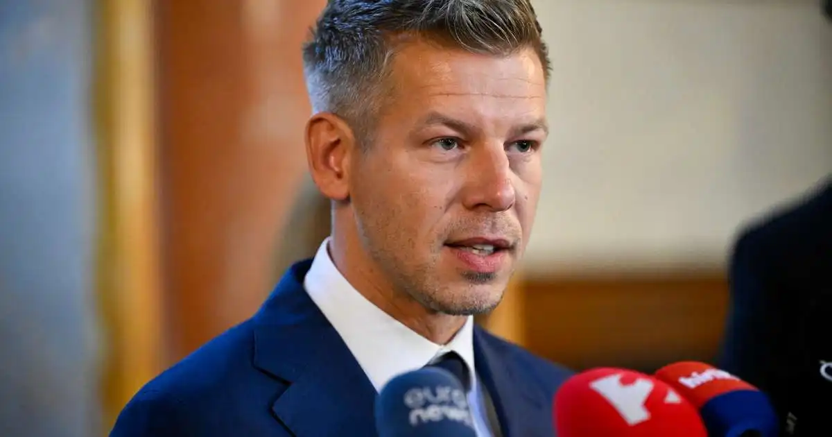 Magyar settur í embætti forsætisráðherra í dag