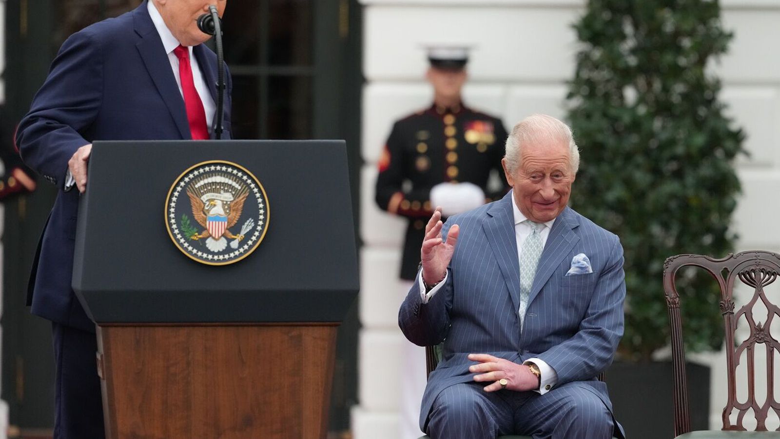 „Mamma mín var skotin í Karli, trúið þið því?“ - Vísir