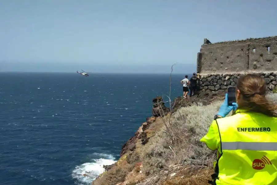 Man dies after falling 30 metres down cliffside in Tenerife