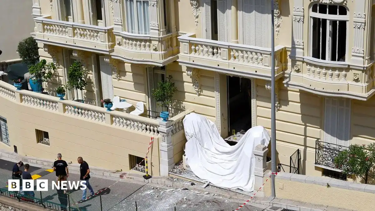 Manhunt under way after bomb injures Ukrainian oligarch and others in Monaco