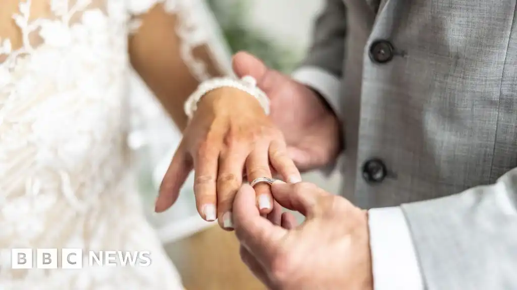 Married at First Sight Australia allegations 'disturbing', says watchdog