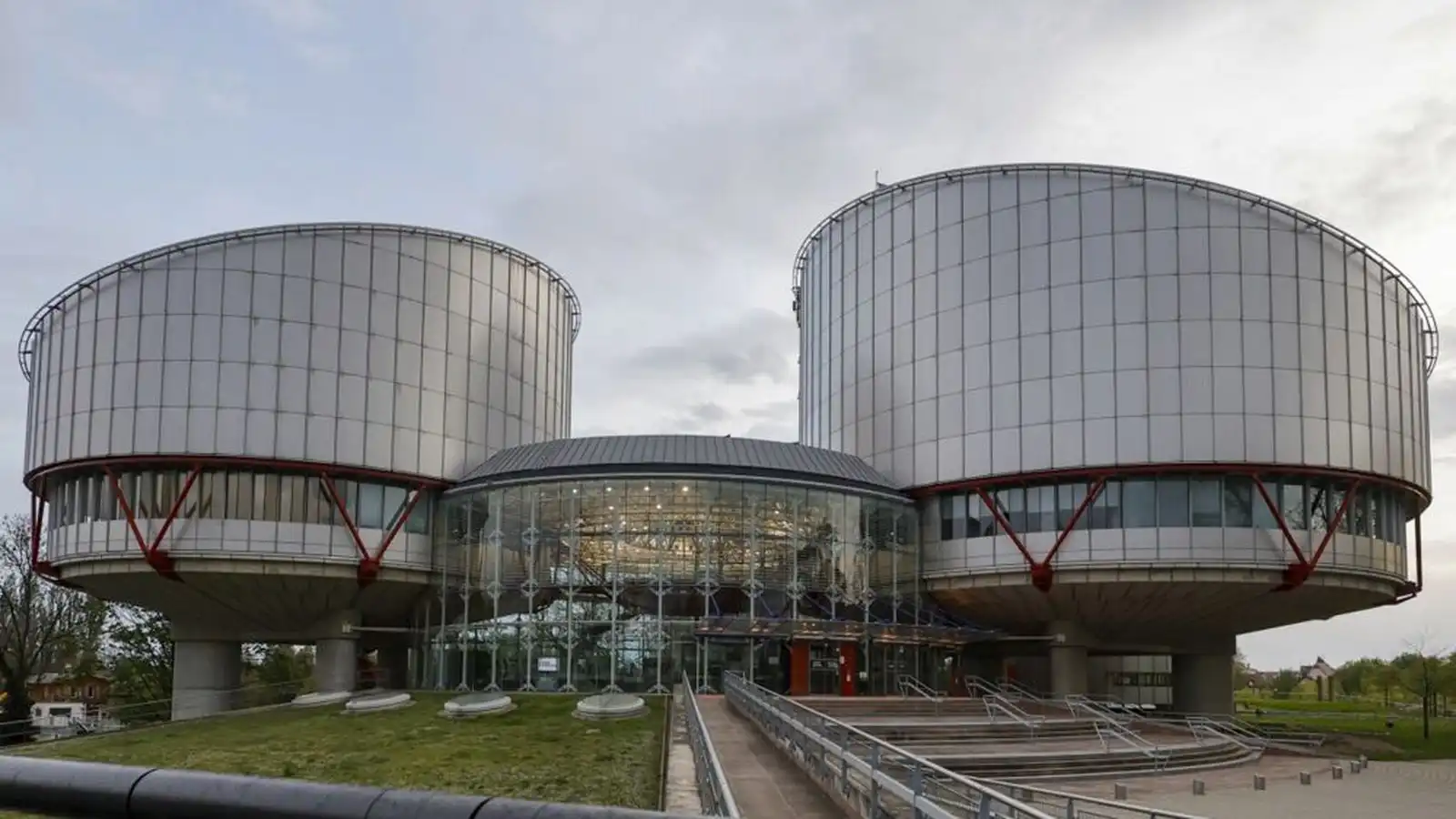 MDE vísar frá tveimur málum gegn Ís­landi - Vísir