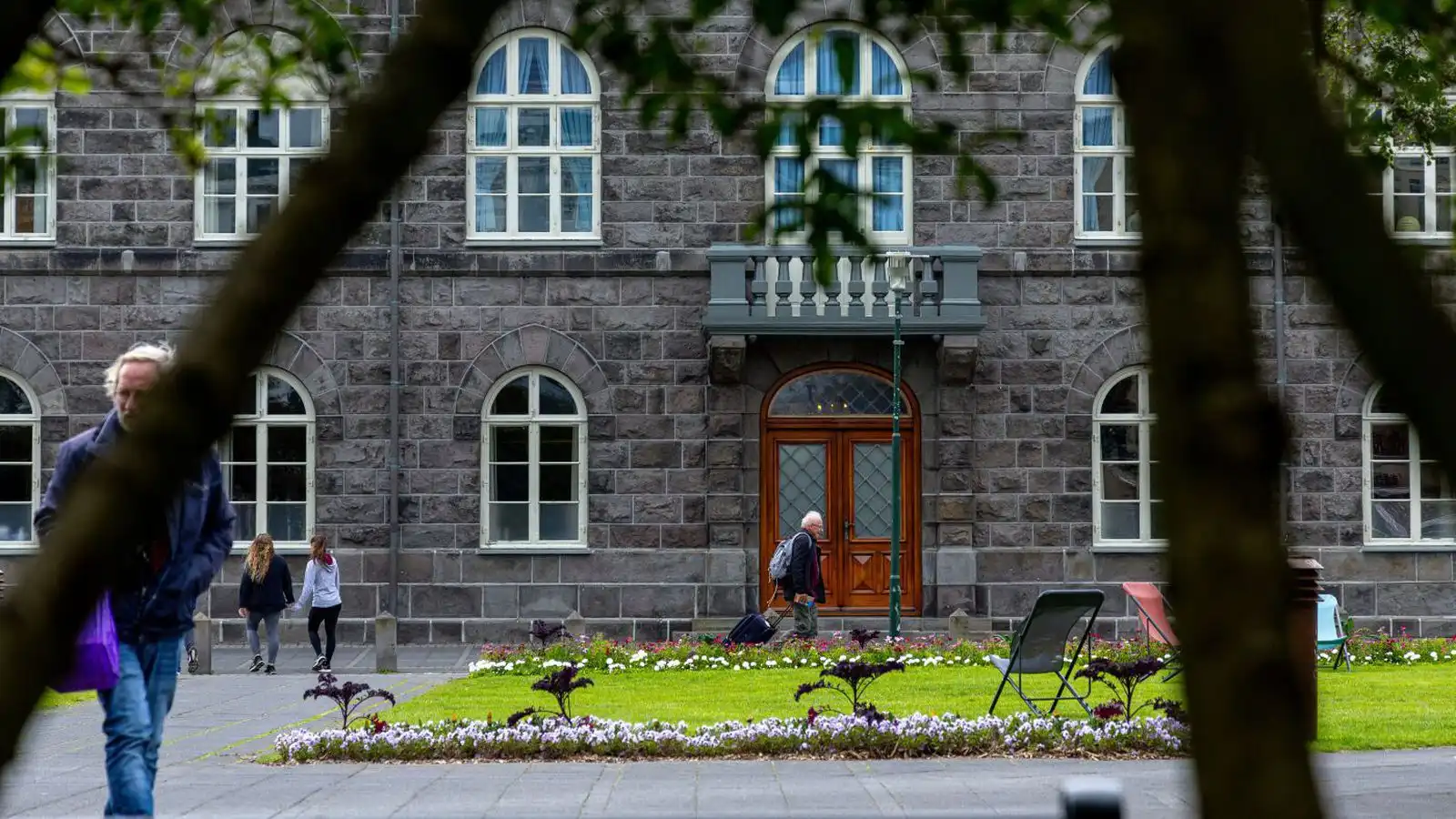 Með áfallastreituröskun eftir hópárás á Austur­velli - Vísir
