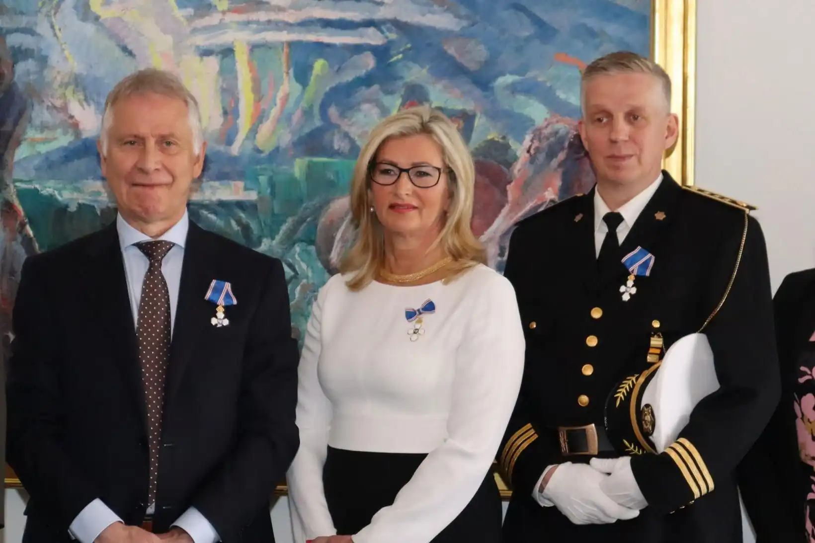 Með ólögum skal landi eyða – Alræðisríkið