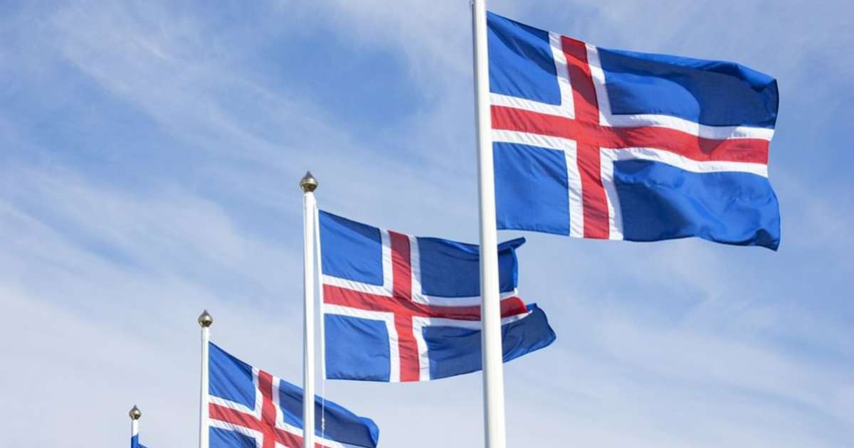 Mega flagga allan sólarhringinn í sumar