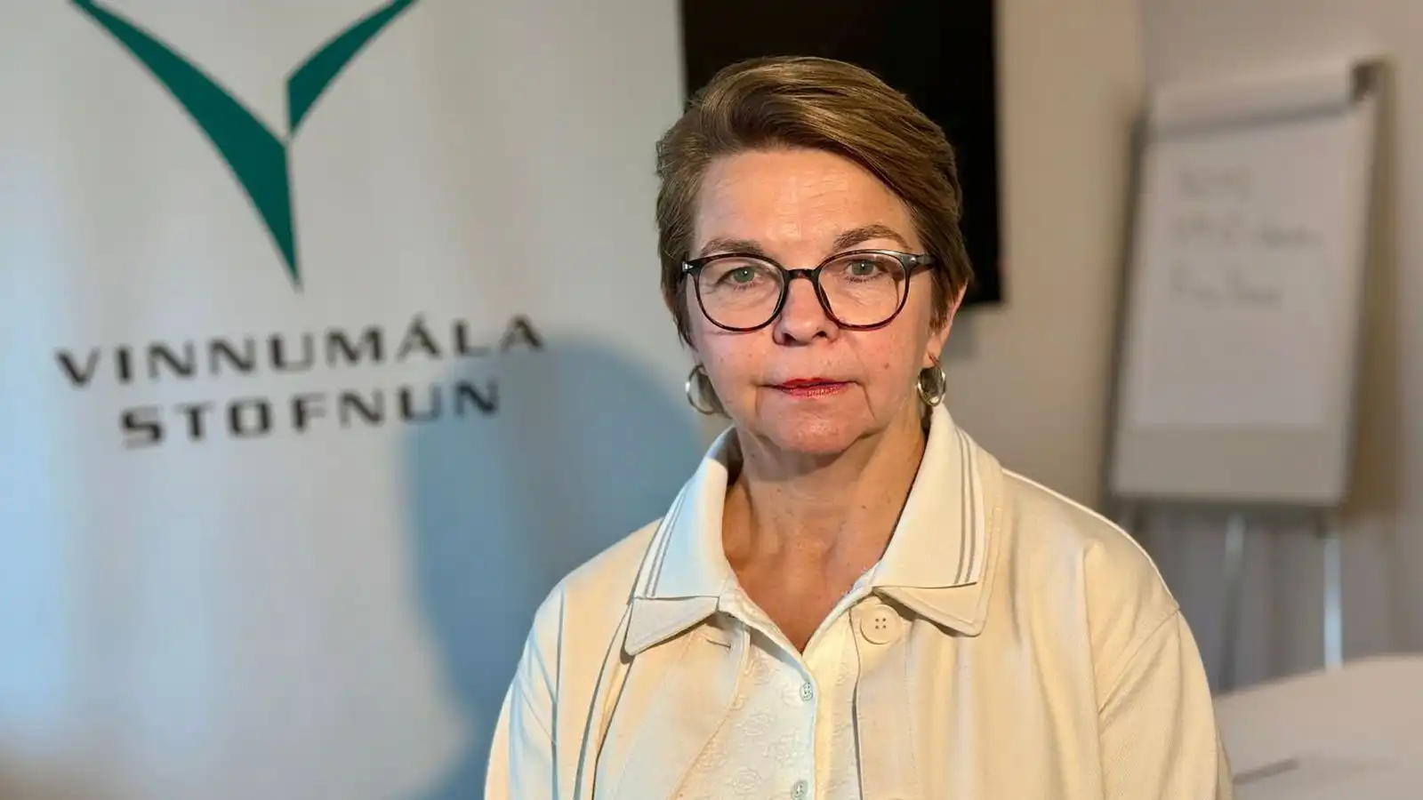 Meira at­vinnu­leysi og fjöldauppsagnir í maí - Vísir