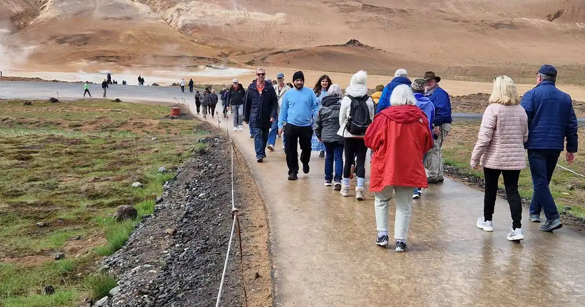 Meira en tuttugu leyfislausir leiðsögumenn stöðvaðir á árinu