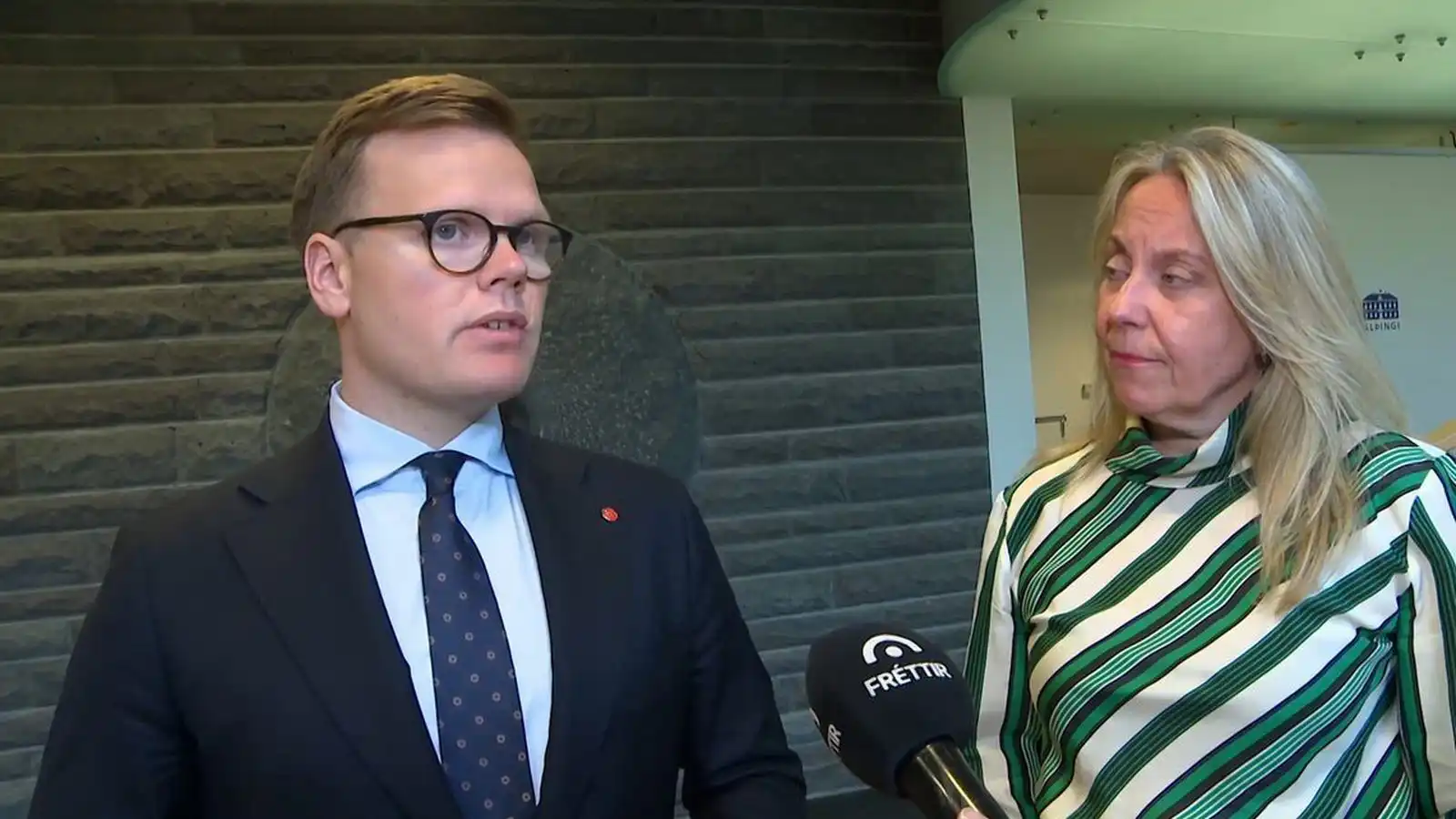 Meiri­hlutanum liggur á í kvöld en ekki Miðflokknum - Vísir