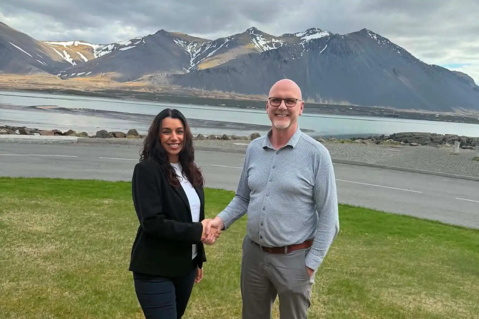 Meirihlutasamstarf D og A handsalað - MBL.IS