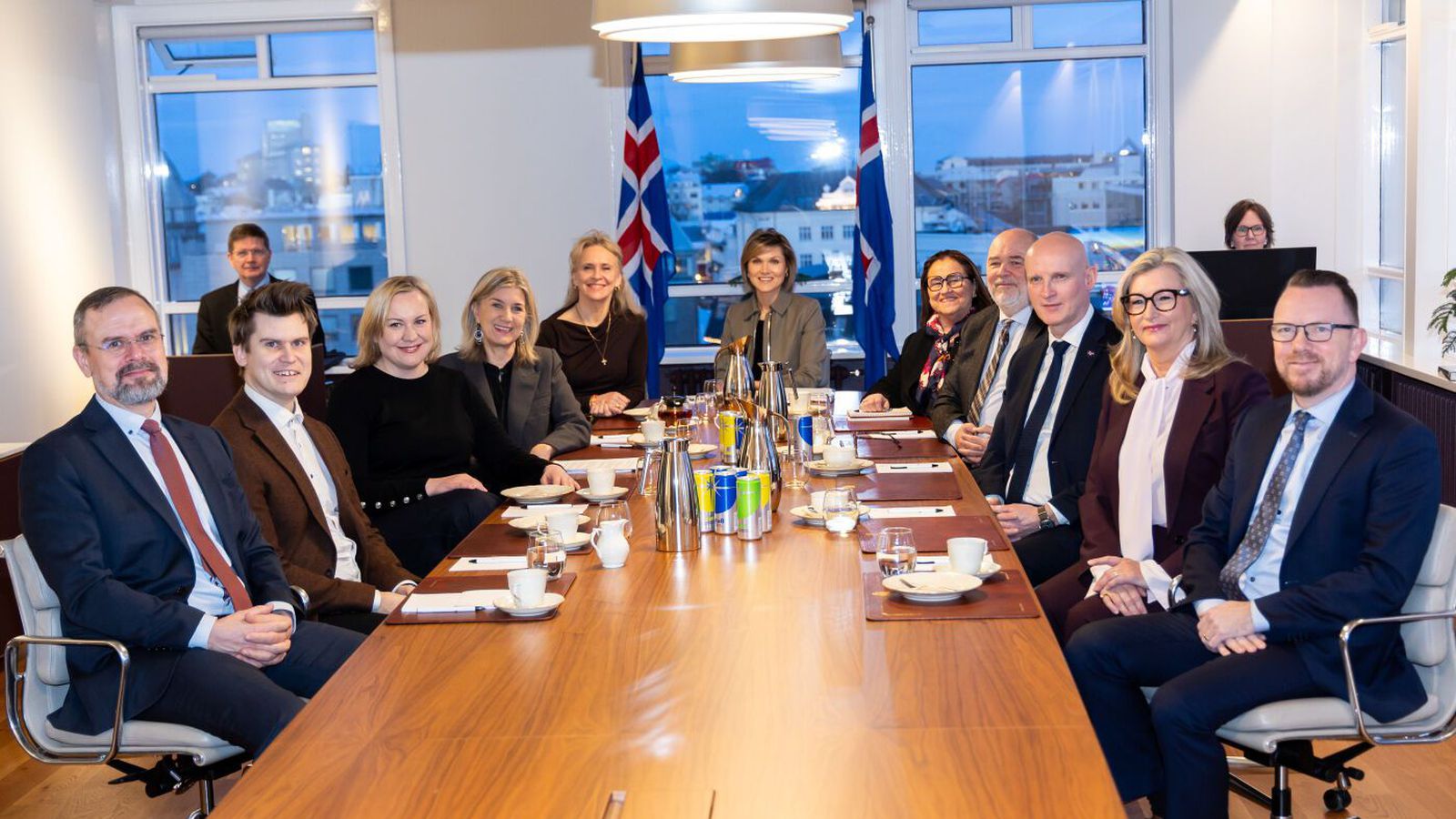 Meiri­hlutinn fallinn og VG á þingi - Vísir