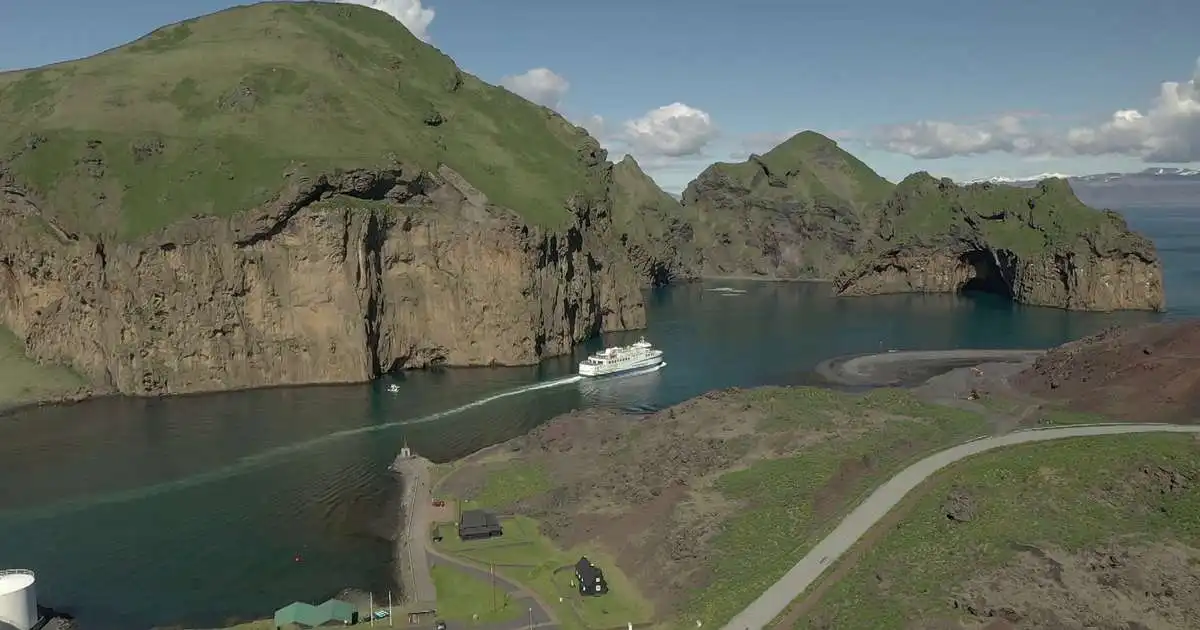 Miðar vel en vinna áfram að dýpkun næstu daga
