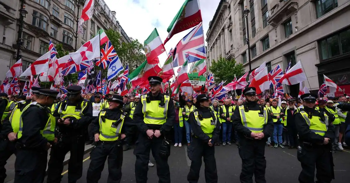 Mikill viðbúnaður í London vegna mótmæla