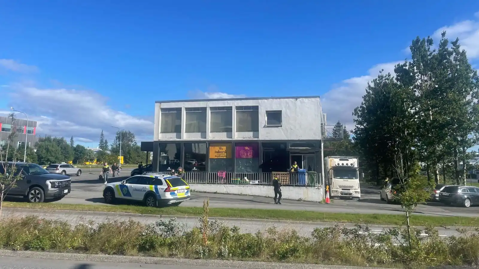 Mikill við­búnaður lög­reglu í Vogunum - Vísir