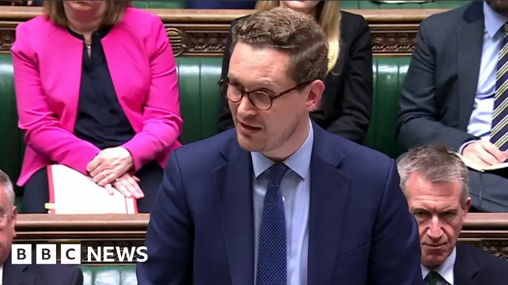 Missing Mandelson messages from minister Darren Jones revealed